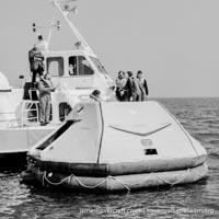 AP1-88 hovercraft with SAS undergoing lifeboat trials